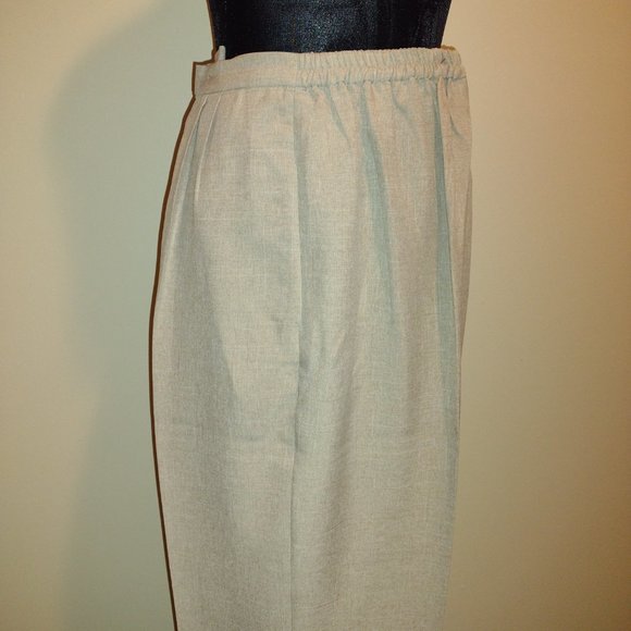 Stephanie Andrews, 3-pc Pant Set, Size-10, Tan (Dry Cleaned) - Picture 5 of 5